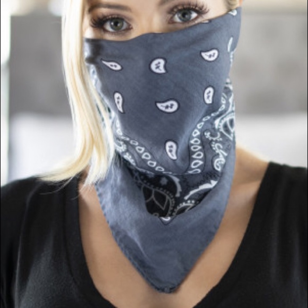 5 bandanas for $15